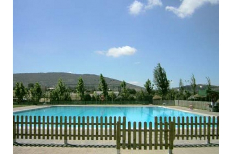 Piscina Municipal de Fuenlabrada de los Montes